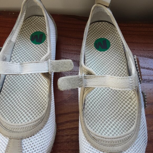 Merrell White and Tan Mesh Athletic Shoes - Picture 9 of 14